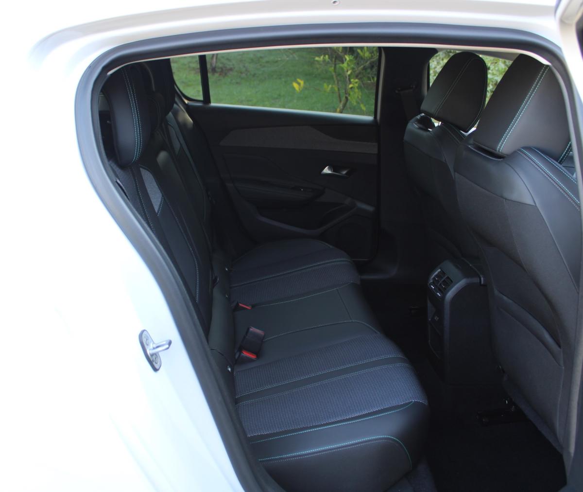 peugeot-308-2023-hibrido-a-gasolina-1598cc
