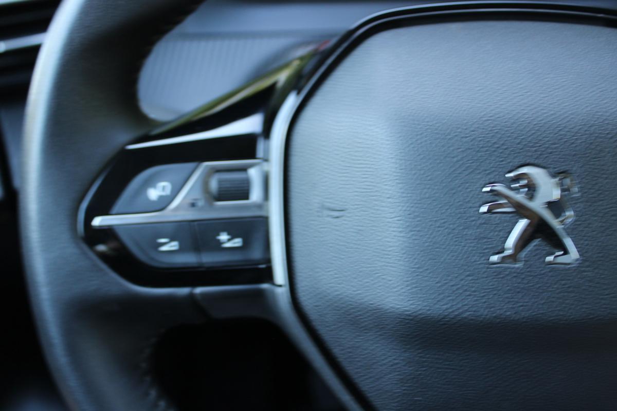 peugeot-208-2024-gasolina-1199cc