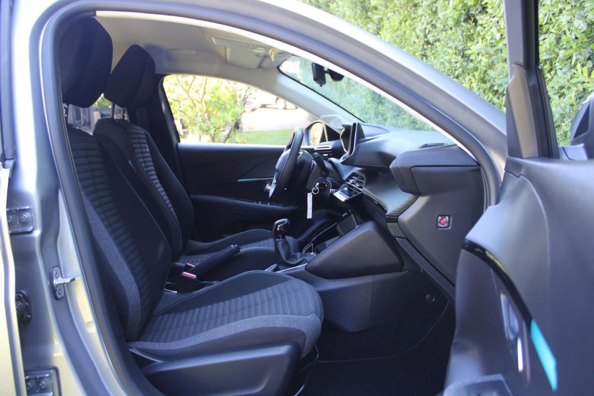 peugeot-208-2024-gasolina-1199cc