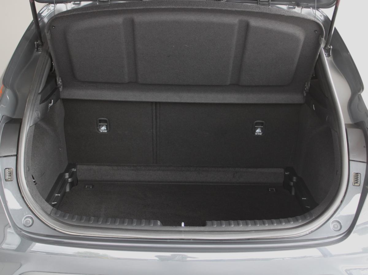 kia-xceed-2024-gasolina-998cc