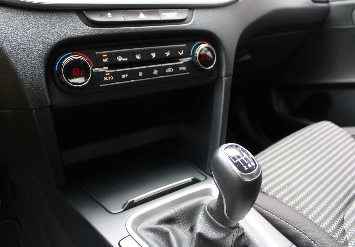 kia-xceed-2024-gasolina-998cc