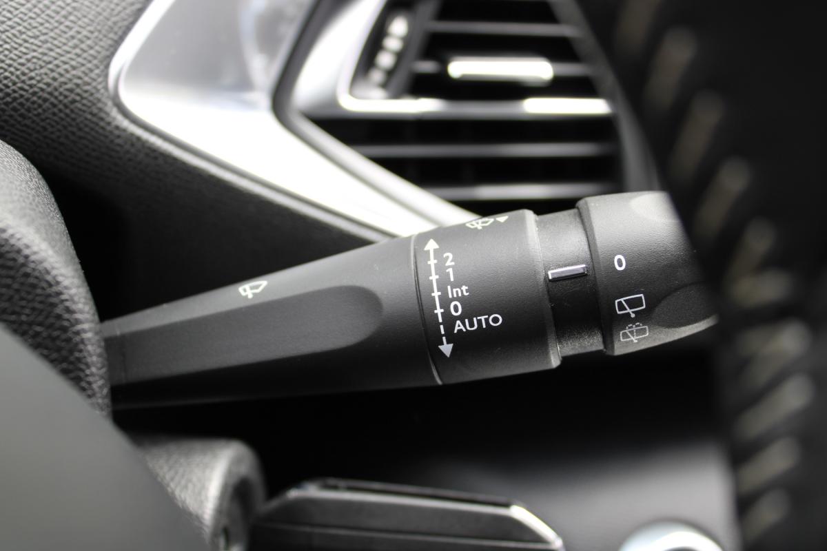peugeot-308-sw-2017-diesel-1560cc
