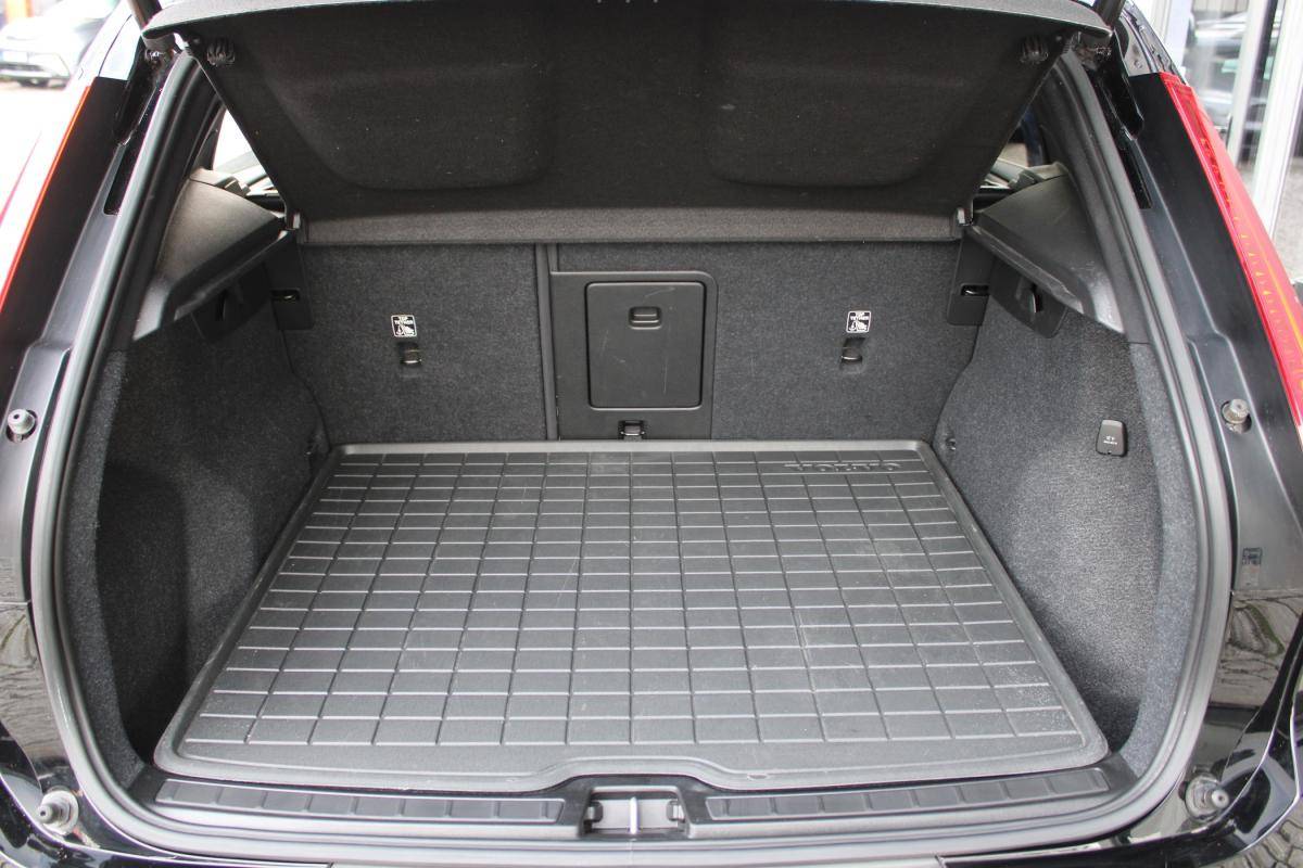 volvo-xc40-2022-hibrido-a-gasolina-1477cc