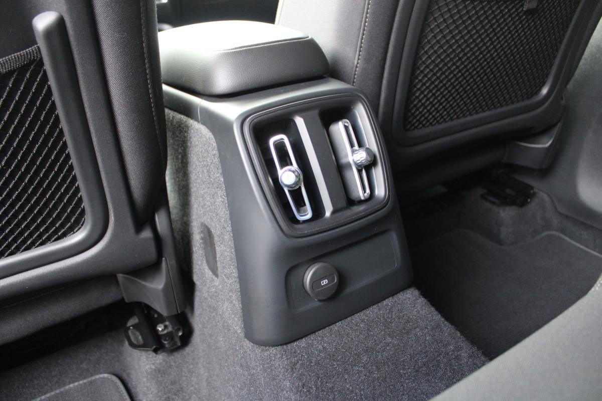 volvo-xc40-2022-hibrido-a-gasolina-1477cc