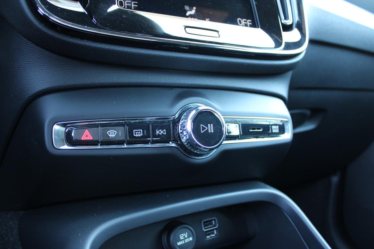 volvo-xc40-2022-hibrido-a-gasolina-1477cc