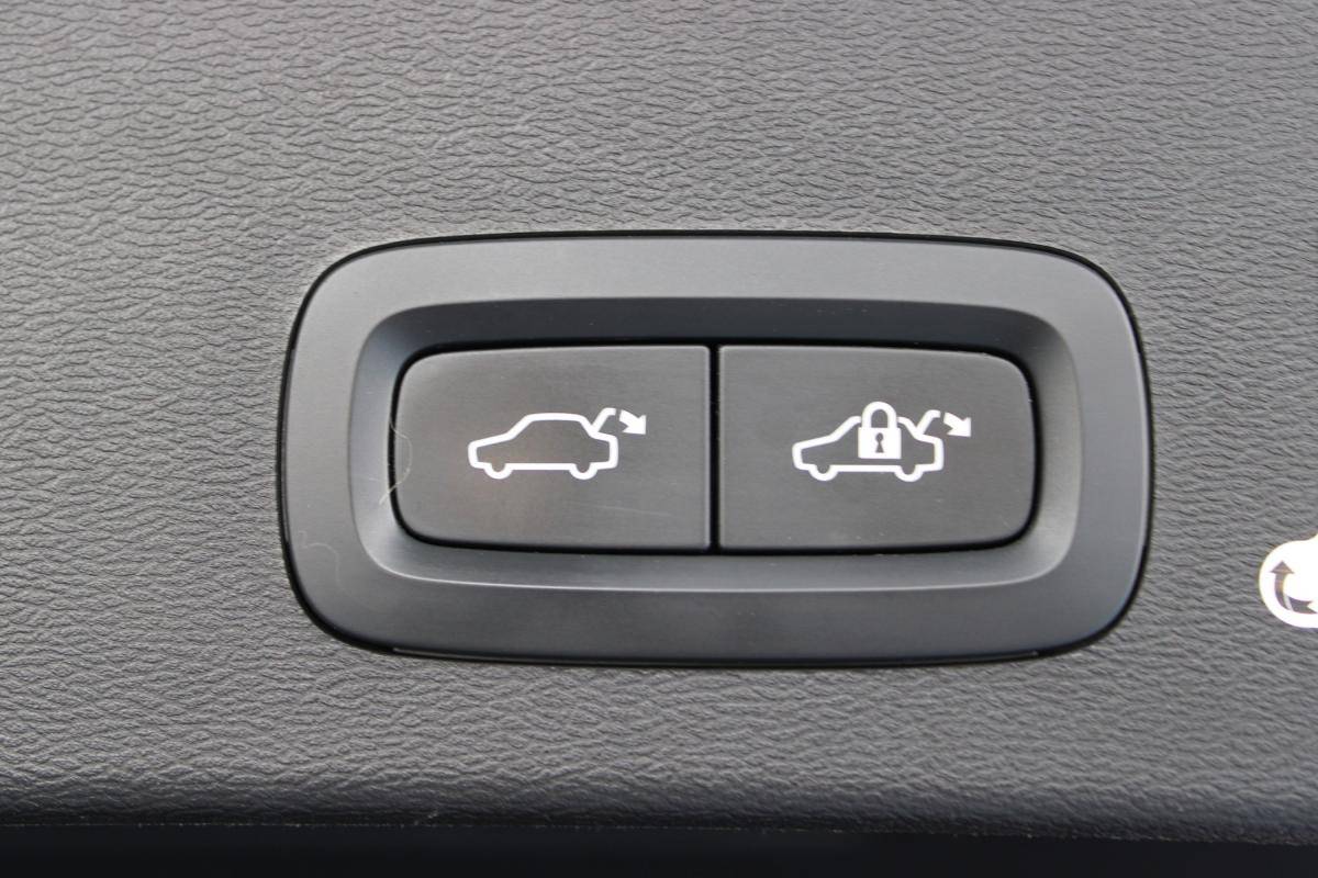 volvo-xc40-2022-hibrido-a-gasolina-1477cc