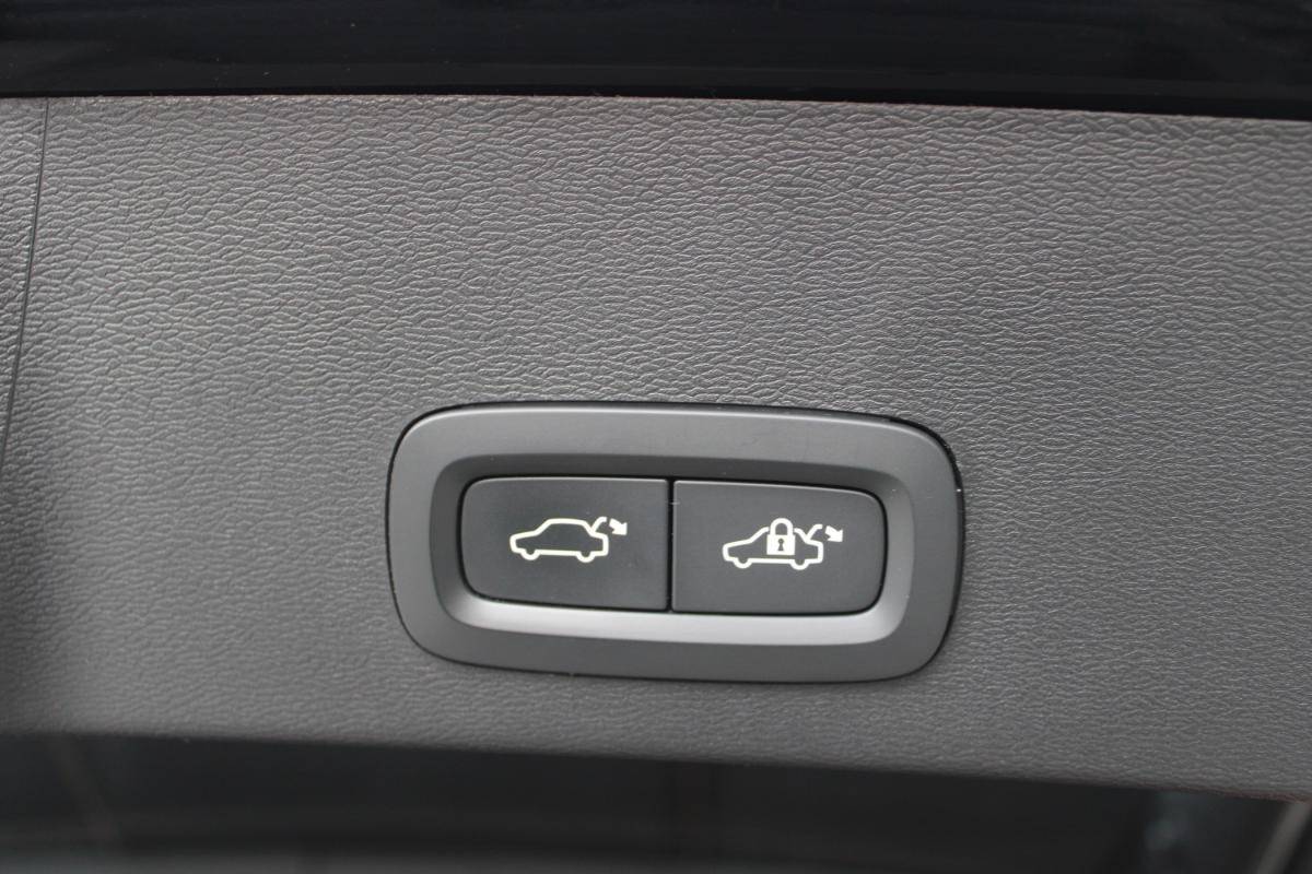 volvo-xc40-2022-hibrido-a-gasolina-1477cc