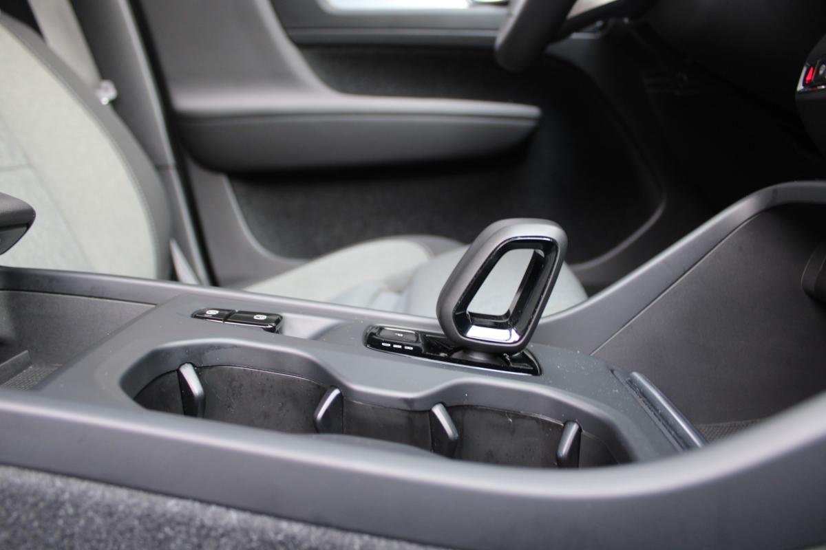 volvo-xc40-2022-hibrido-a-gasolina-1477cc
