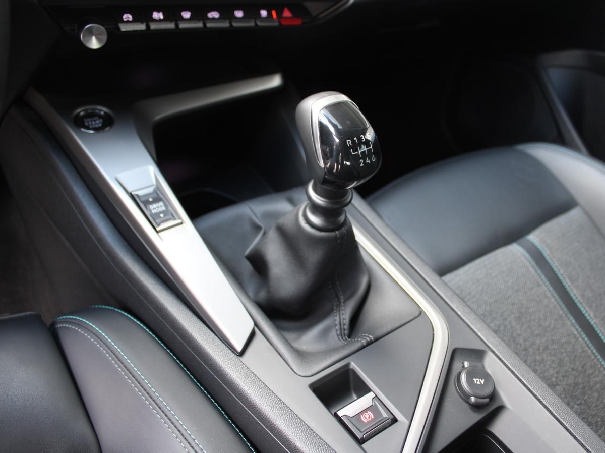peugeot-308-2022-gasolina-1199cc