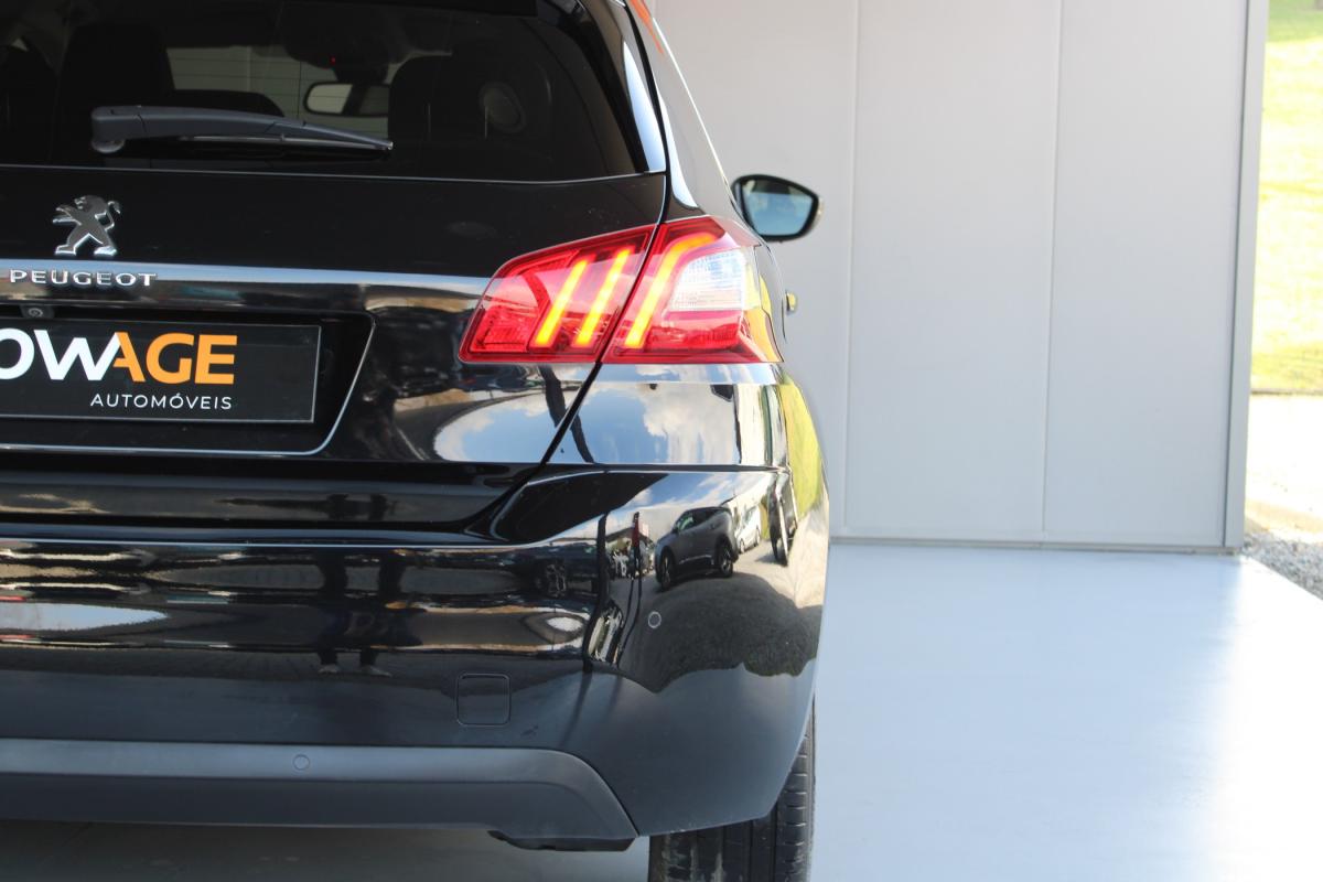 peugeot-308-2021-gasolina-1199cc