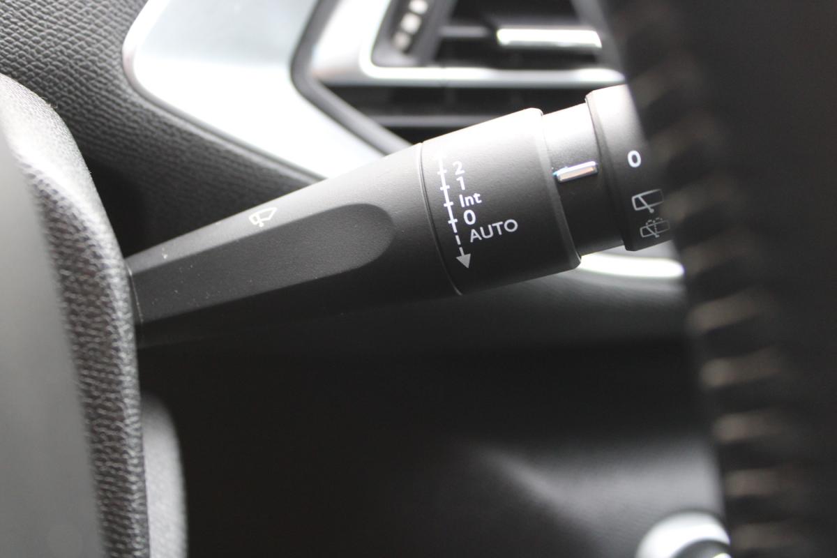 peugeot-308-2021-gasolina-1199cc