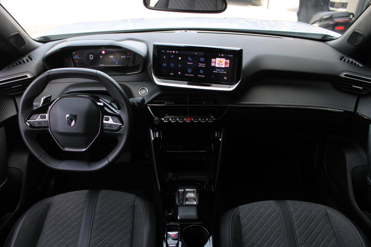 peugeot-2008-2023-gasolina-1199cc