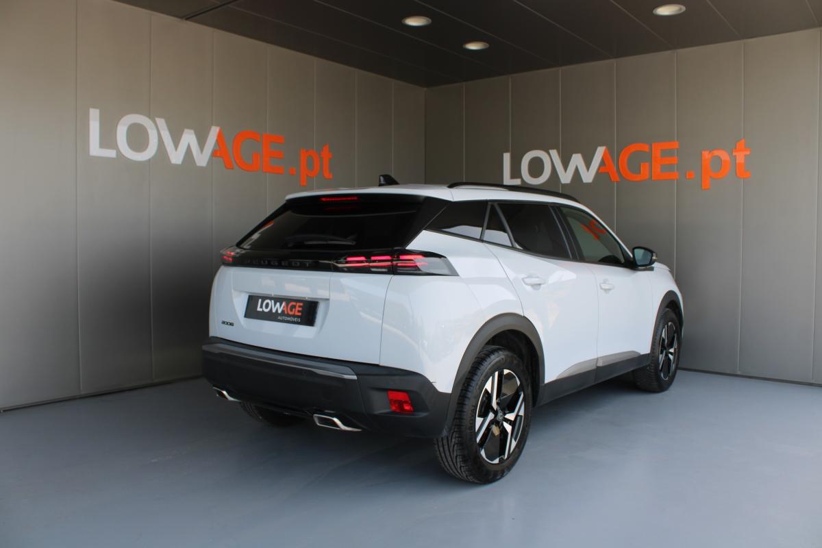 peugeot-2008-2023-gasolina-1199cc