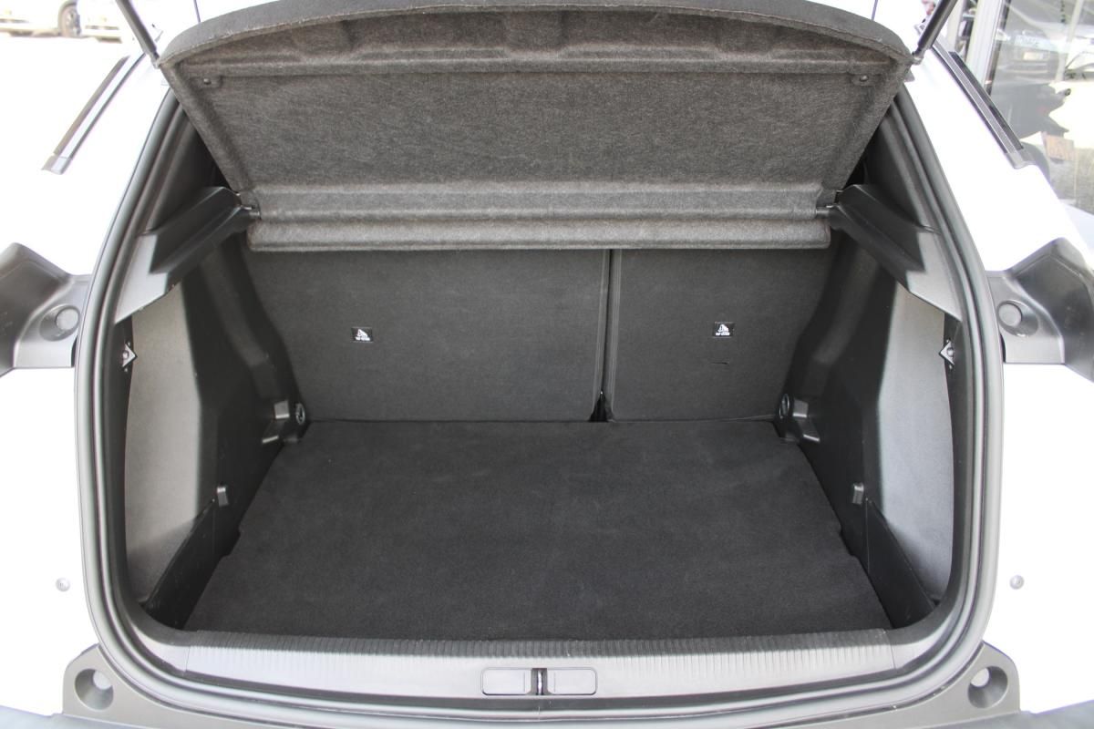 peugeot-2008-2023-gasolina-1199cc