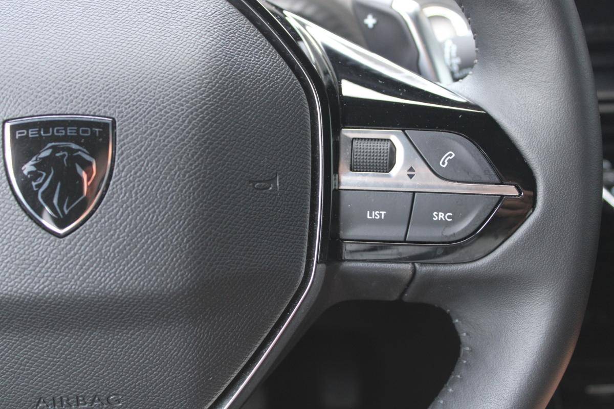 peugeot-2008-2023-gasolina-1199cc