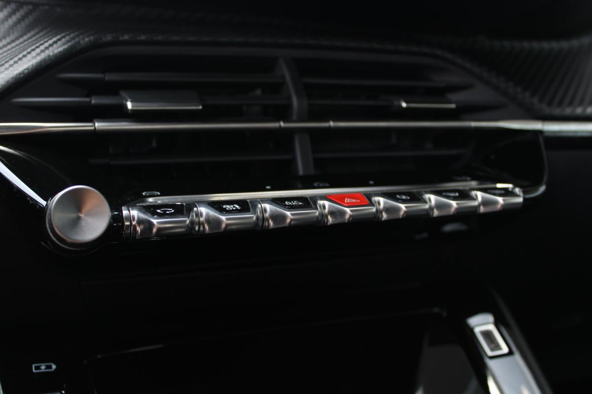 peugeot-2008-2023-gasolina-1199cc