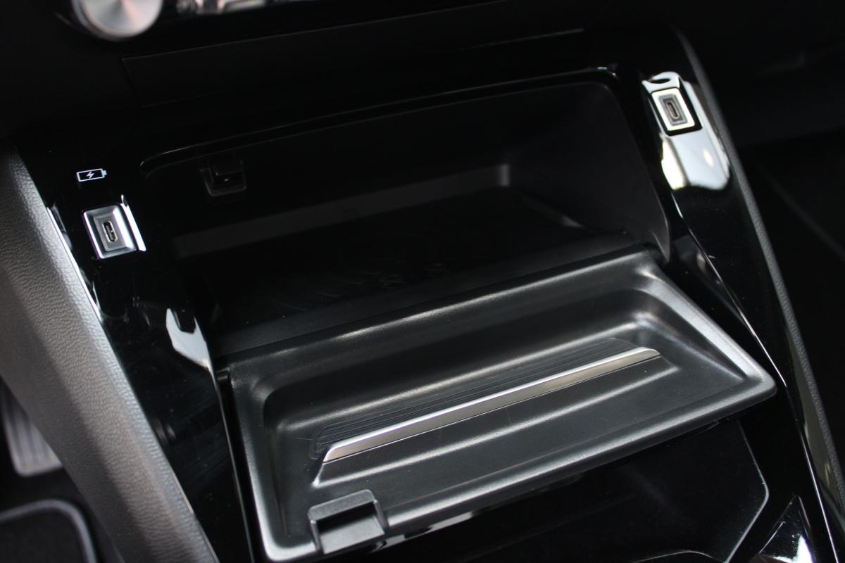 peugeot-2008-2023-gasolina-1199cc