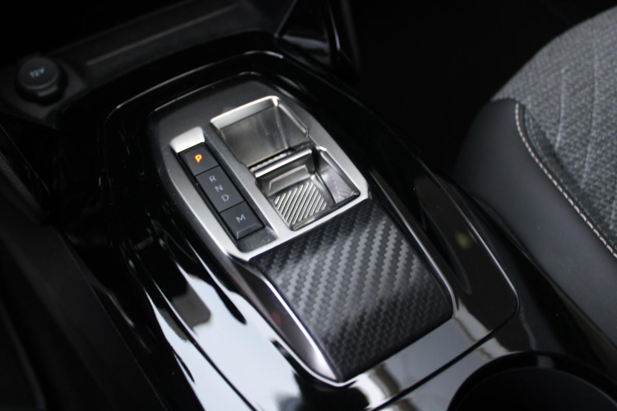 peugeot-2008-2023-gasolina-1199cc