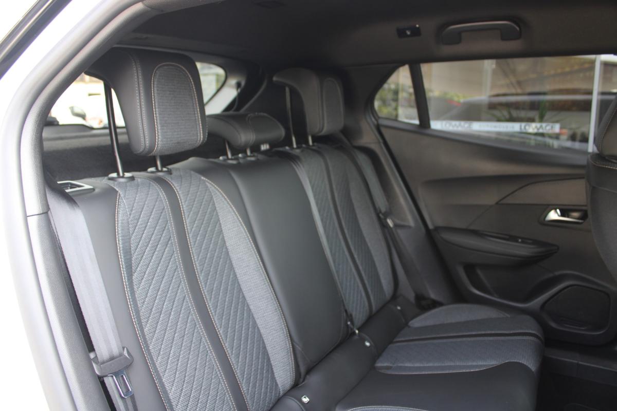 peugeot-2008-2023-gasolina-1199cc