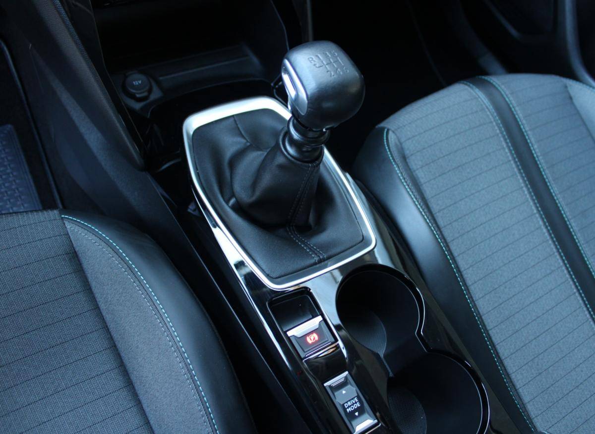 peugeot-2008-2022-gasolina-1199cc