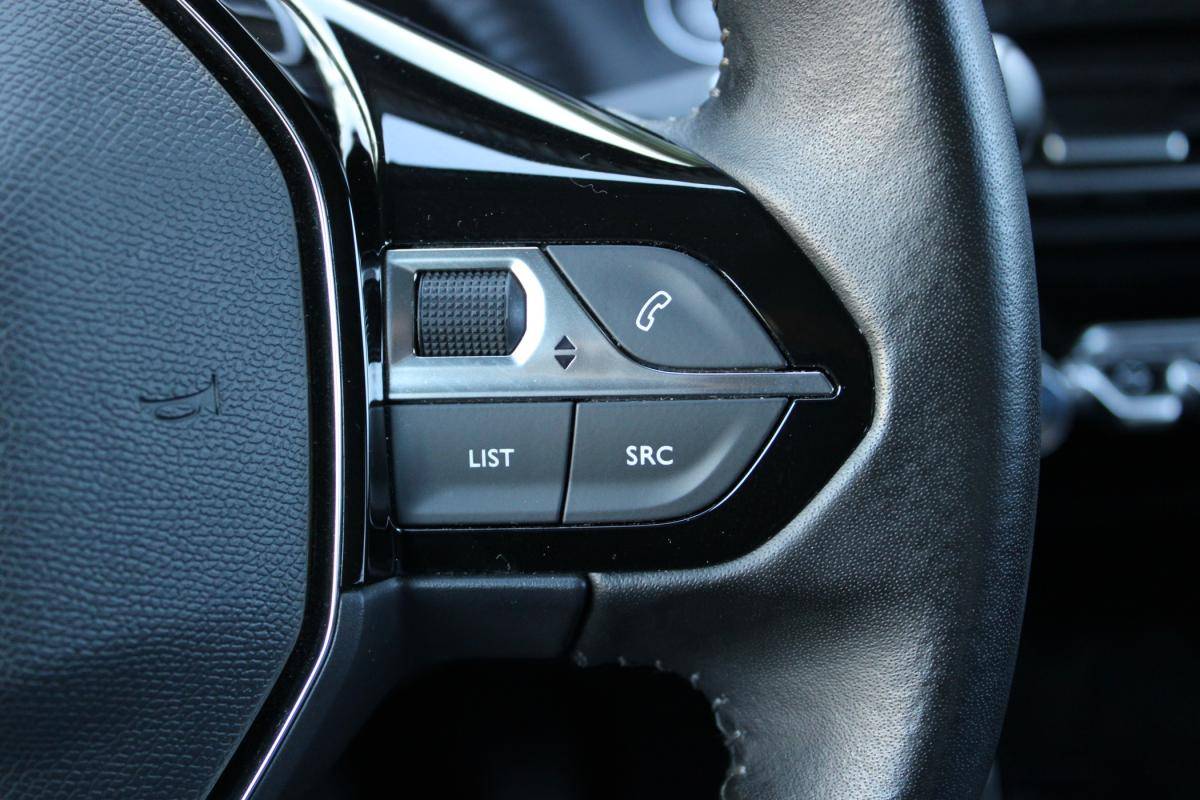 peugeot-2008-2022-gasolina-1199cc