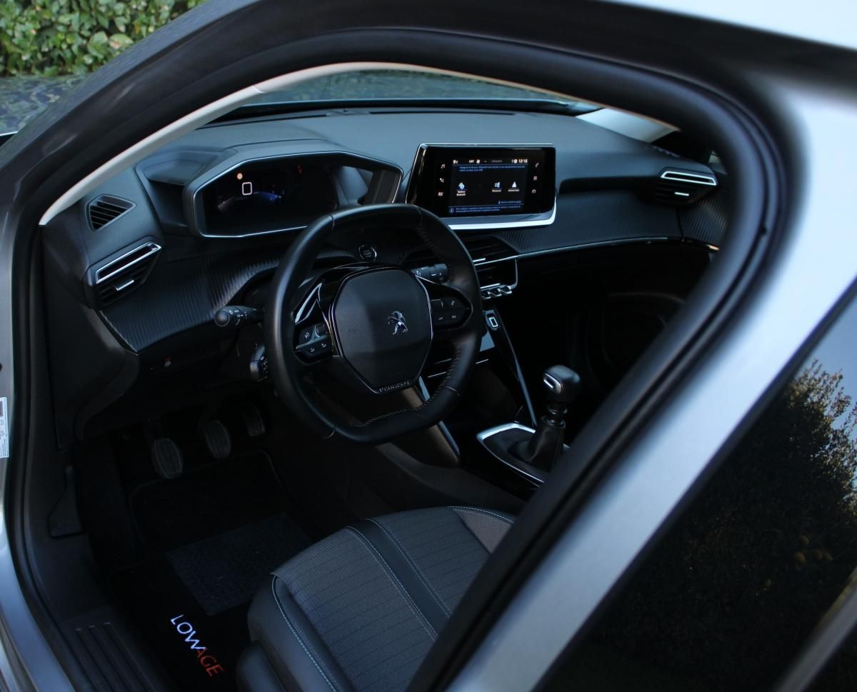 peugeot-2008-2022-gasolina-1199cc