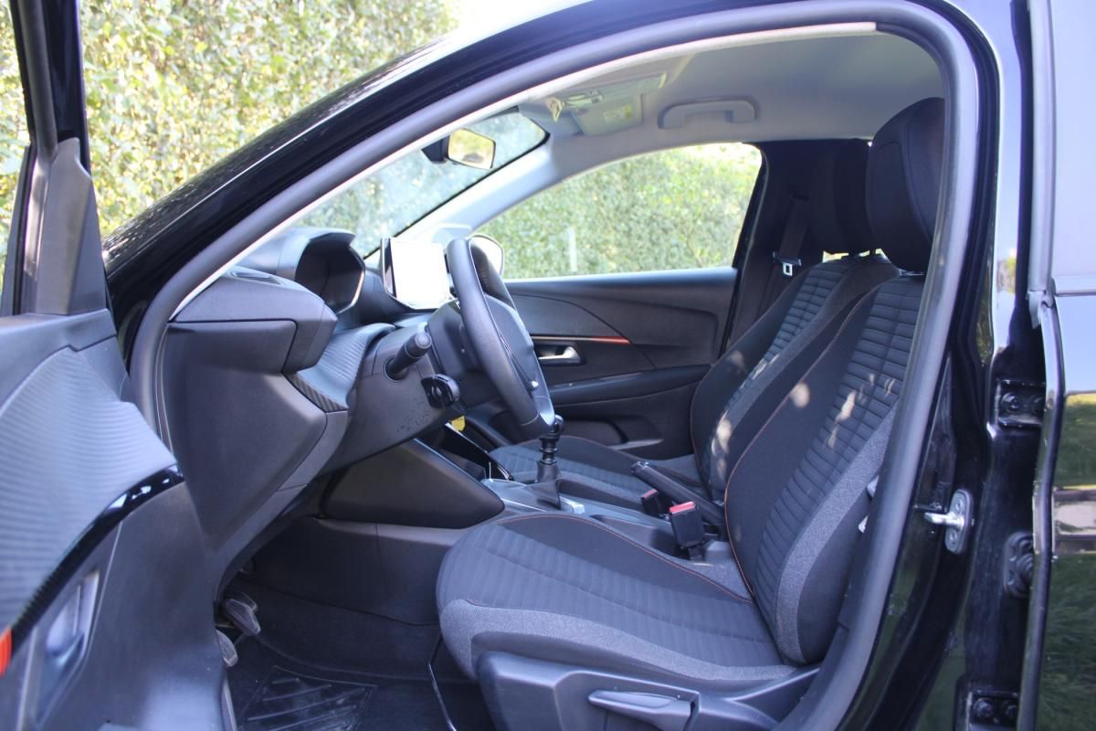 peugeot-208-2023-gasolina-1199cc