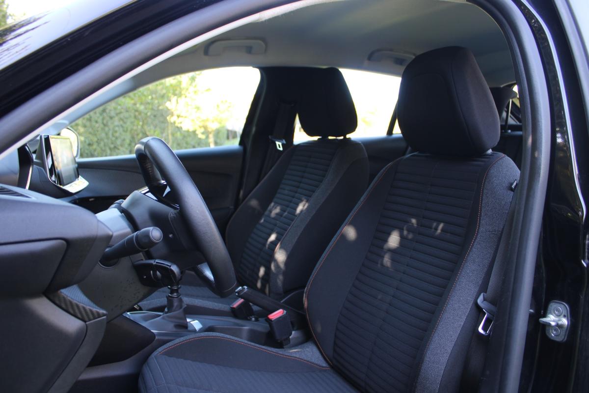 peugeot-208-2023-gasolina-1199cc