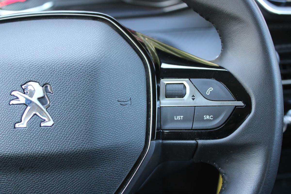 peugeot-208-2023-gasolina-1199cc