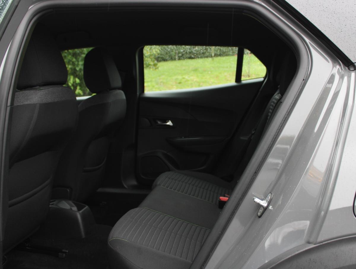 peugeot-2008-2023-gasolina-1199cc