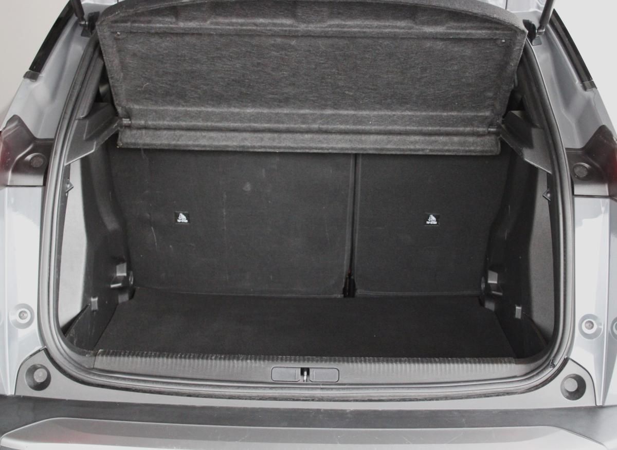 peugeot-2008-2023-gasolina-1199cc