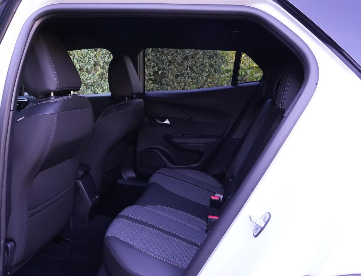 peugeot-2008-2023-gasolina-1199cc