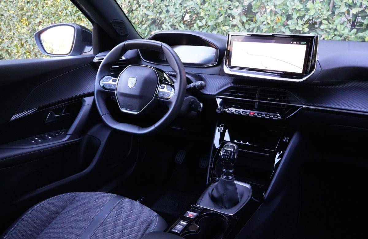 peugeot-2008-2023-gasolina-1199cc
