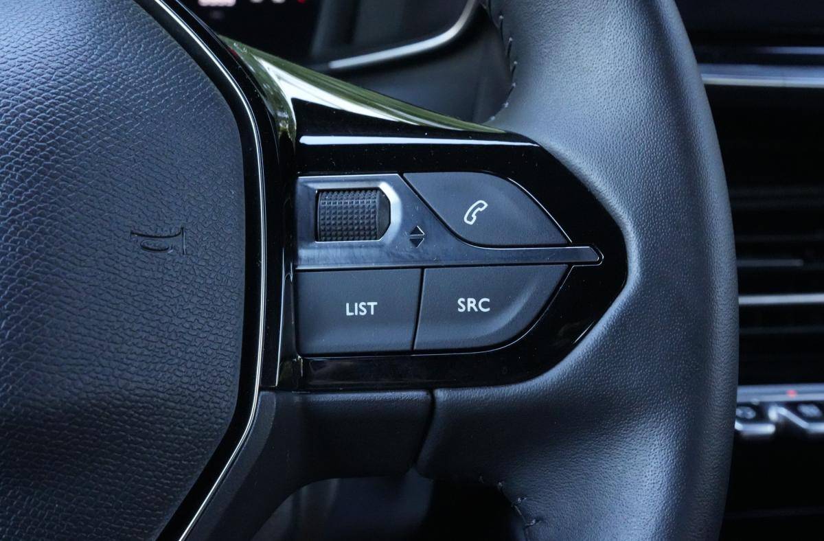peugeot-2008-2023-gasolina-1199cc