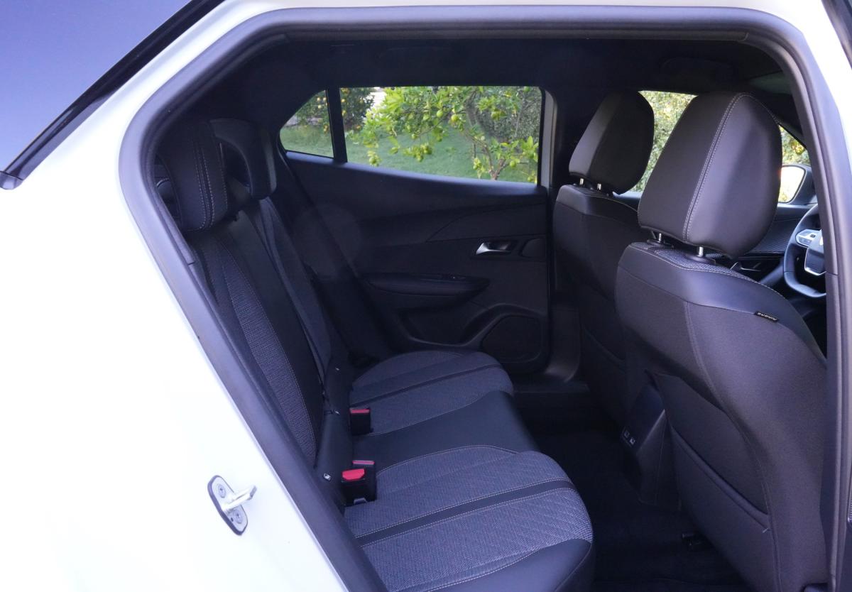 peugeot-2008-2023-gasolina-1199cc