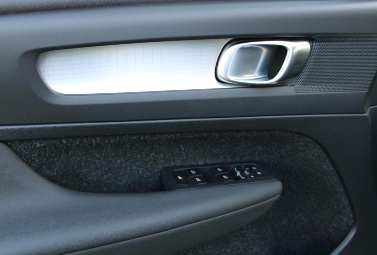 volvo-xc40-2021-hibrido-a-gasolina-1477cc