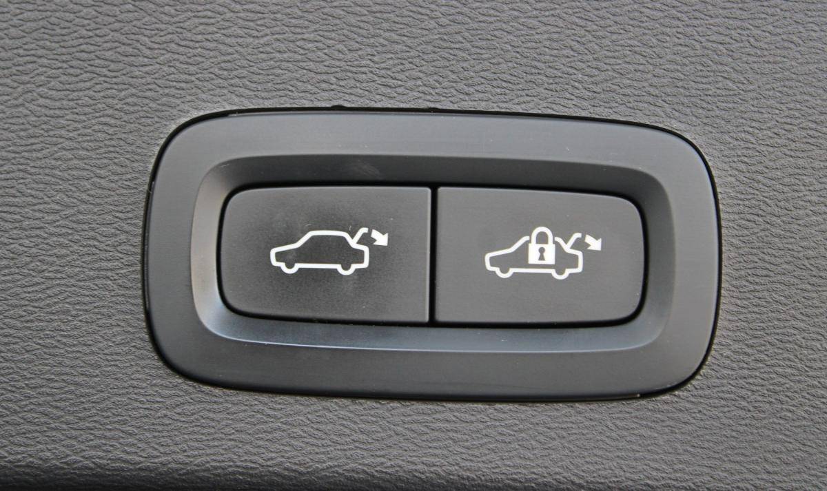 volvo-xc40-2021-hibrido-a-gasolina-1477cc