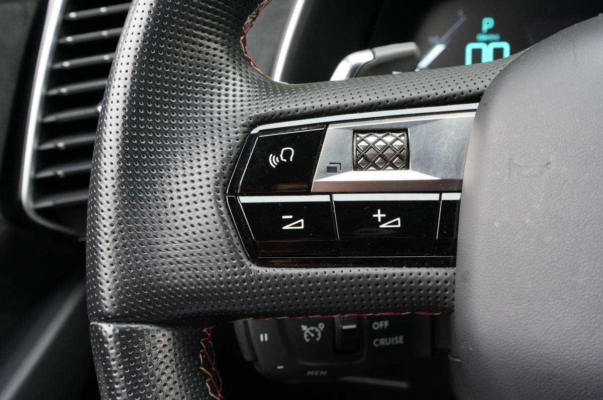 ds-ds-7-crossback-2022-hibrido-a-gasolina-1598cc