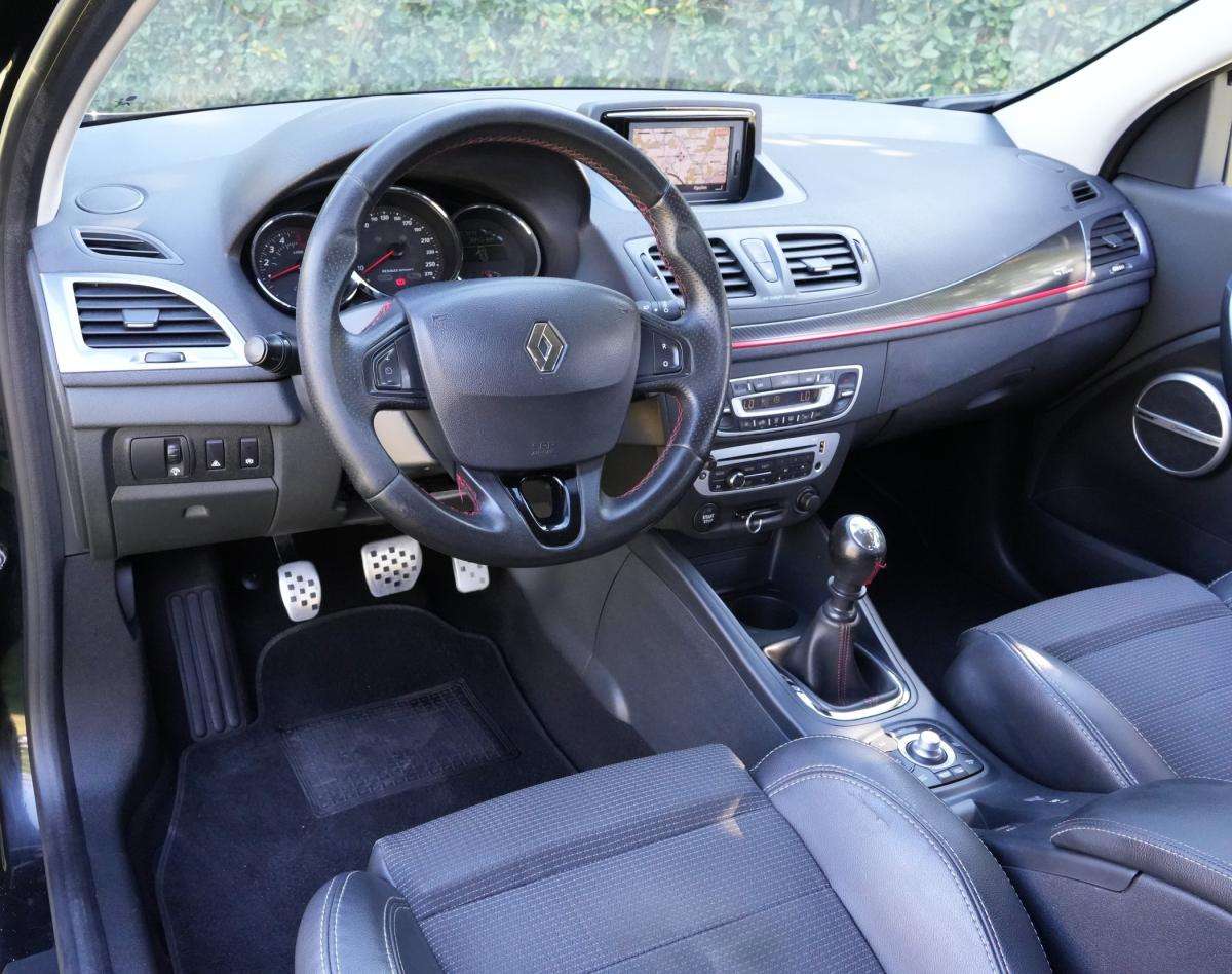 renault-megane-coupe-2012-diesel-1598cc