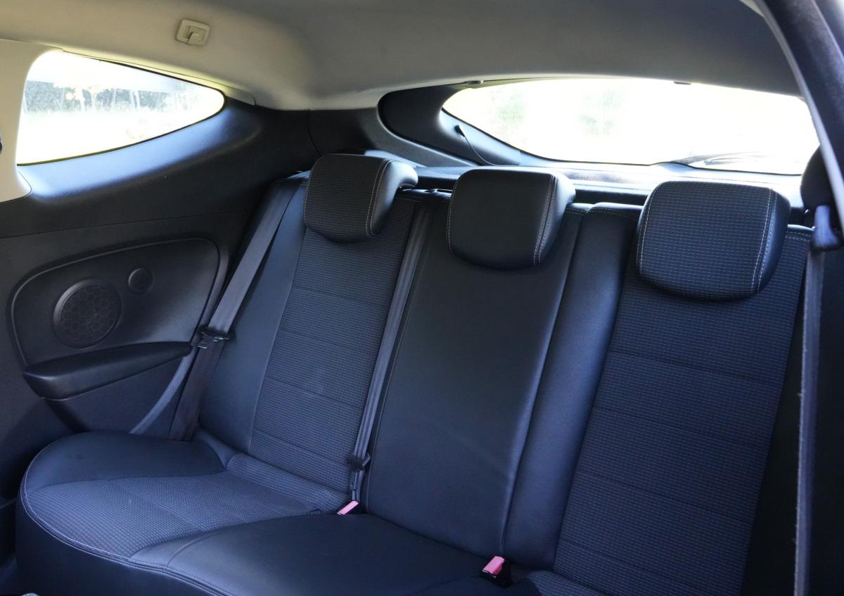 renault-megane-coupe-2012-diesel-1598cc