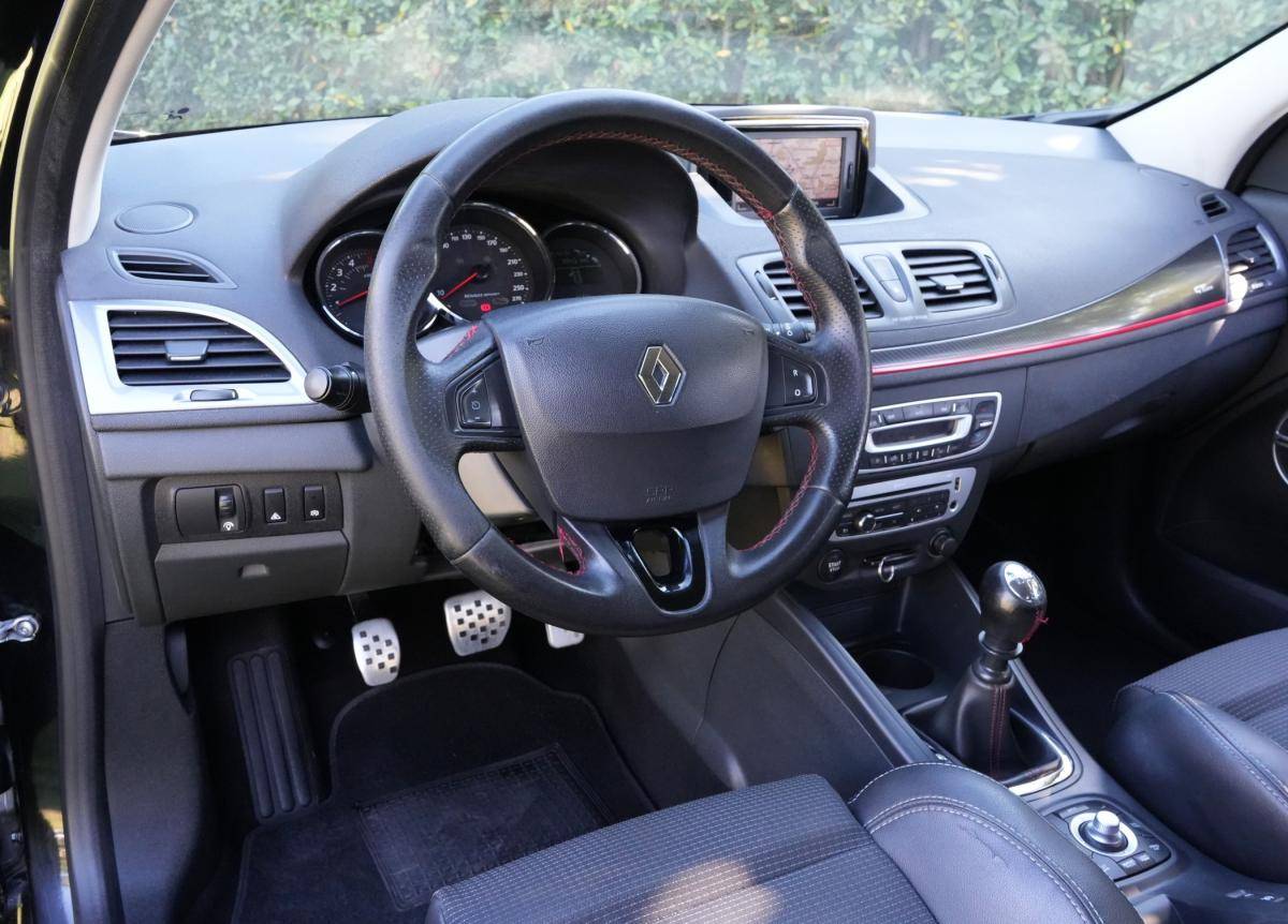 renault-megane-coupe-2012-diesel-1598cc