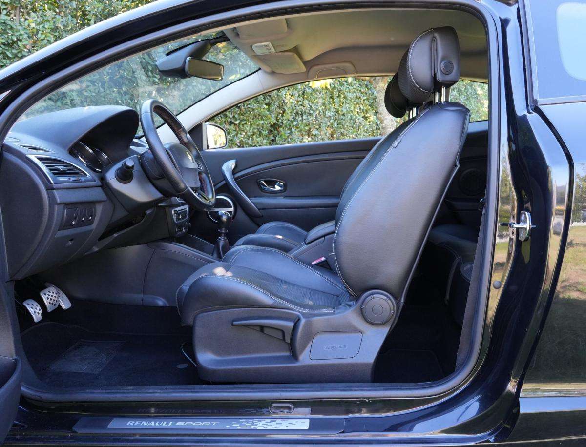 renault-megane-coupe-2012-diesel-1598cc
