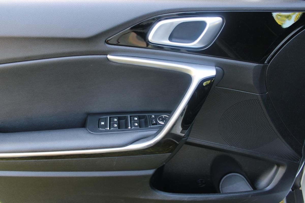 kia-xceed-2023-hibrido-a-gasolina-1580cc