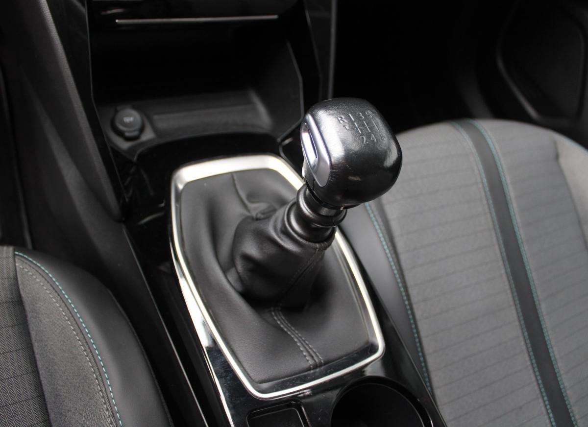 peugeot-2008-2022-gasolina-1199cc