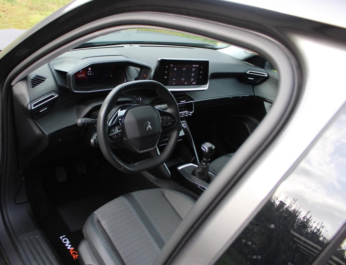 peugeot-2008-2022-gasolina-1199cc
