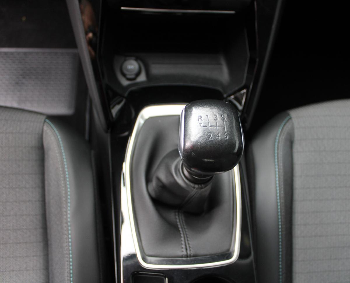 peugeot-2008-2022-gasolina-1199cc