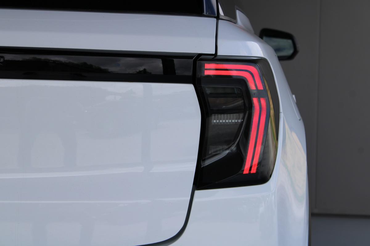ford-explorer-2024-eletrico-500cc