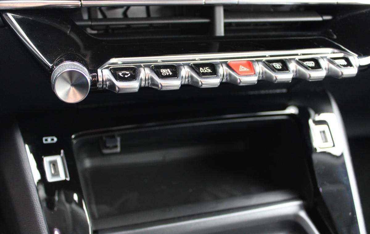 peugeot-2008-2021-gasolina-1199cc
