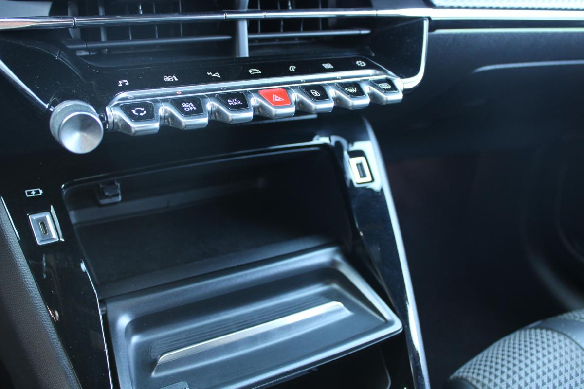 peugeot-208-2020-gasolina-1199cc
