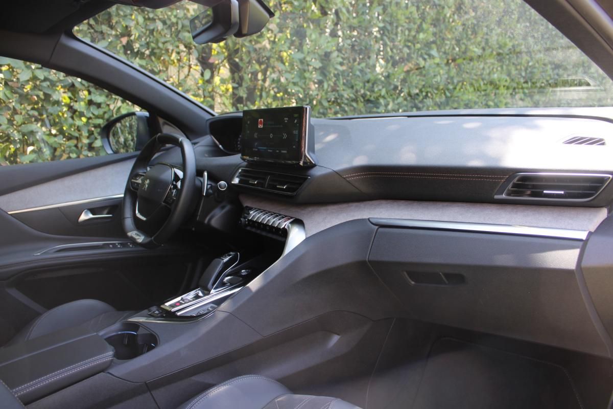 peugeot-3008-2022-hibrido-a-gasolina-1598cc